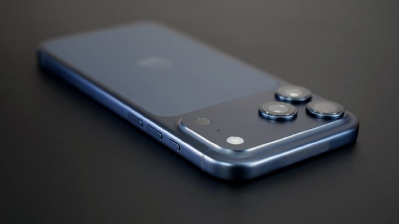 传iPhone 18 Pro 可变光圈关键组件已开始量产据韩媒援引供应链消息称，苹果为 iPhone 18 Pro 与 iPhone 18 Pro Max 准备的可变光圈摄像头系统，已有关键部件正式进入生产阶段，整体进度与整套相机模组的量产节奏保持一致