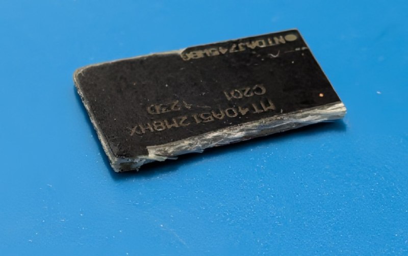 假DDR5内存泛滥PC市场：塑料冒充DRAM 硬件造假新套路随着内存价格持续攀升，PC市场正面临一个新的危机：假冒DDR5内存模块开始在多个零售渠道(包括线上电商和线下实体店)大量流通