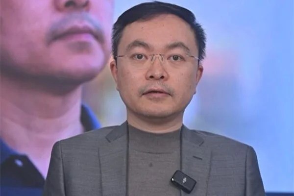 蔡磊目前仅存眼部活动能力 进入疾病的终末期渐冻症抗争者蔡磊的身体状况正面临严峻挑战