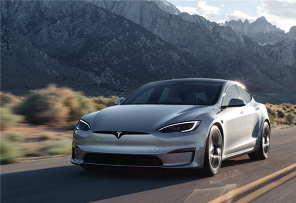马斯克在线叫卖Model S/X：只有几百辆了 欲购从速近日，马斯克最关注的就是自家的旗舰车型Model S、Model X了