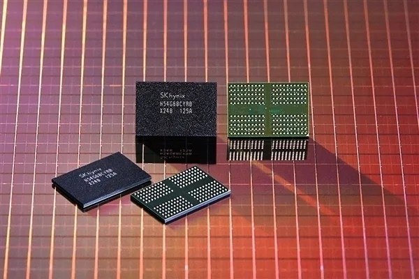 Q2内存价格再飙升 LPDDR5X最高涨价83%根据TrendForce集邦咨询发布报告显示，2026年第二季Mobile DRAM合约价继续大幅上涨，智能手机厂商成本压力急剧加大