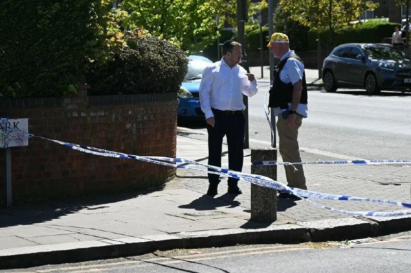 英国发生持刀伤人案两名犹太人受伤 一人被捕英国伦敦北部一个犹太人聚居区发生持刀伤人案，导致两人受伤，警方随后逮捕一名男子