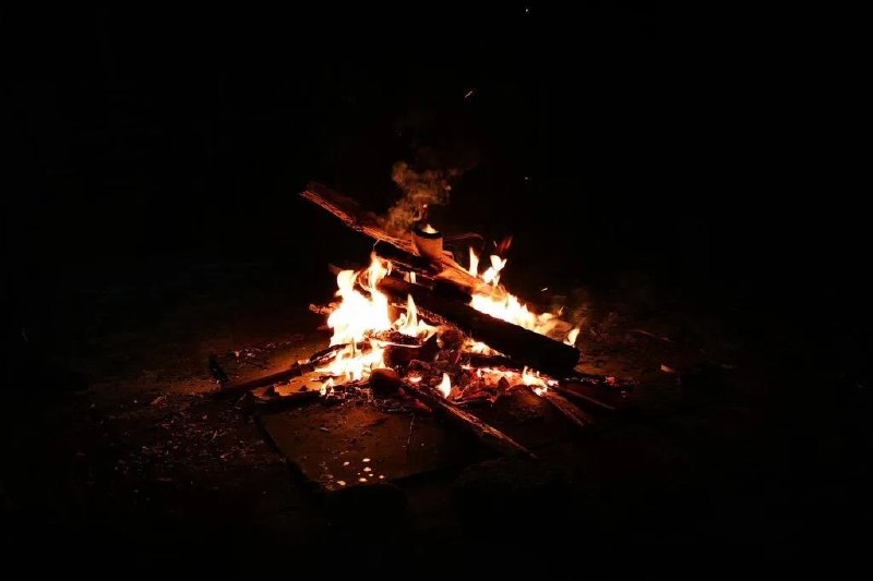 奥地利北部营地“战争遗物”爆炸 致五名儿童受伤奥地利北部营地篝火下的“战争遗物”爆炸，导致五名年龄介于10至14岁的儿童受伤