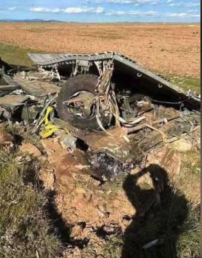 西班牙空投演习出大糗：60万欧元战术车300米高空坠地 瞬间砸成废铁近日，西班牙空降旅进行跳伞投放训练时，一辆Vamtac高机动战术车意外摔毁的视频在网络上曝光，引发广泛关注