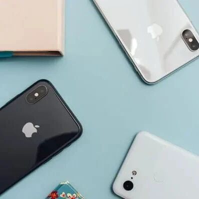 工信部提醒：iOS这些版本存在漏洞近日，工业和信息化部网络安全威胁和漏洞信息共享平台（     NVDB     ）监测发现，有攻击者利用针对苹果公司终端产品的漏洞利用工具实施网络攻击活动，可导致信息窃取、系统受控等严重危害