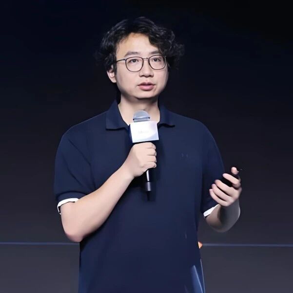 钉钉的新CEO，也要还“旧账”via 凤凰网财经