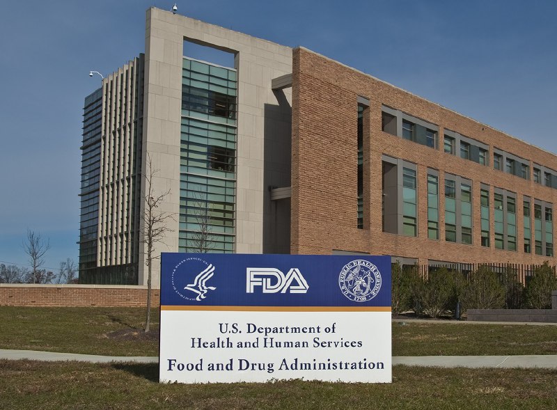 美国食品药品监督管理局（FDA）批准了首批水果口味的电子烟美国食品和药物管理局（FDA）面临日益增大的政治压力之际，该机构周二批准了水果味电子烟的上市销售，这是该机构首次批准非烟草口味的电子烟产品