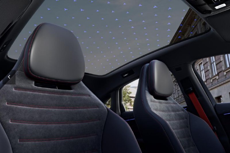 全新奔驰C级纯电版内饰公布：39寸大屏横贯中控台 4月20日首发奔驰新车将于4月20日在韩国正式首发，在发布之前，奔驰提前曝光全新纯电C级轿车内饰