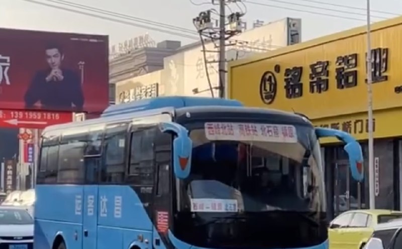 甘肃一地客运中心即将停运 30多辆大巴车一天只卖几张票甘肃庆阳镇原县客运中心近日发公告称将关闭停运