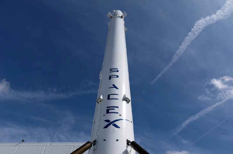 消息称SpaceX已将IPO目标估值降至1.8万亿美元据彭博社报道，知情人士称，SpaceX公司正寻求在其首次公开招股(IPO)中获得至少1.8万亿美元的估值