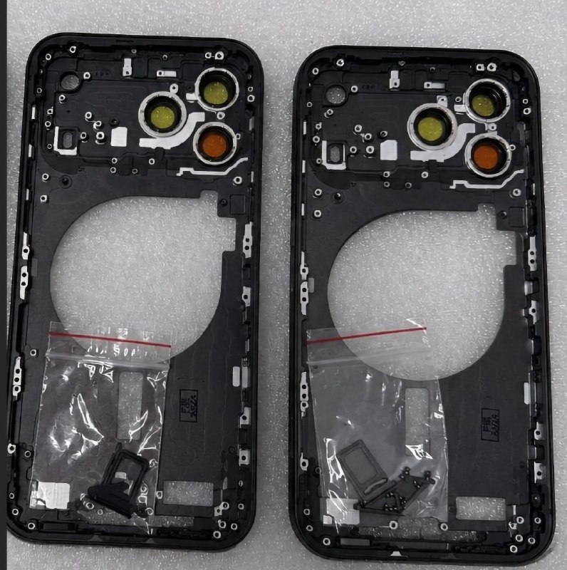 暗樱桃配色曝光：疑似iPhone 18 Pro机身底壳照片泄露一组被指为iPhone 18 Pro机身的新照片近日在网络上曝光，展示了包括黑色、蓝色以及暗樱桃红在内的多种配色，被认为是目前最清晰的一次相关泄露