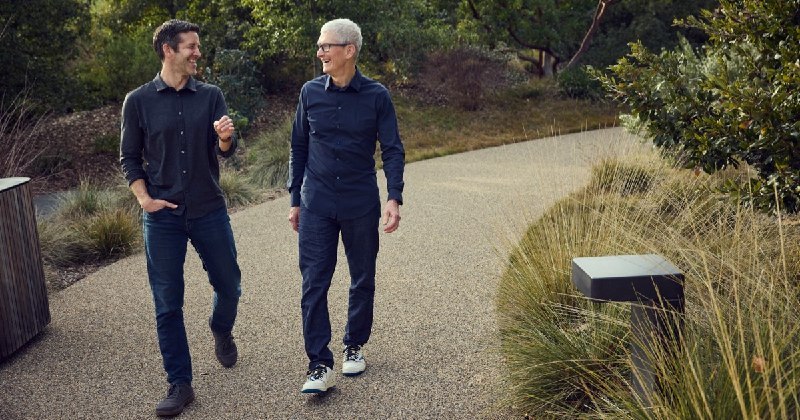 Apple 核心领导层更迭：库克转任执行董事长，特努斯接任首席执行官Apple 启动最高管理层更迭，现任首席执行官 Tim Cook 将于 2026 年 9 月 1 日转任执行董事长，由硬件工程高级副总裁 John Ternus 接任首席执行官