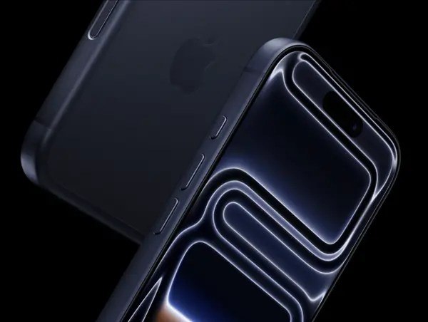苹果2028款iPhone曝光：四面全曲OLED屏+透明电极 彻底告别黑边据报道，苹果正在与韩国面板制造商洽谈，合作开发一项彻底改变iPhone外观的屏幕技术，计划为2028年款iPhone引入真正的四面全曲OLED显示屏，并采用全新的透明电极技术