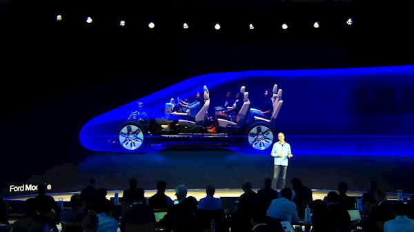 福特三排座纯电SUV原型车曝光 定位“高铁级”座驾海外车媒“Carscoops”曝光了一组被福特砍掉的三排纯电SUV原型车的图片