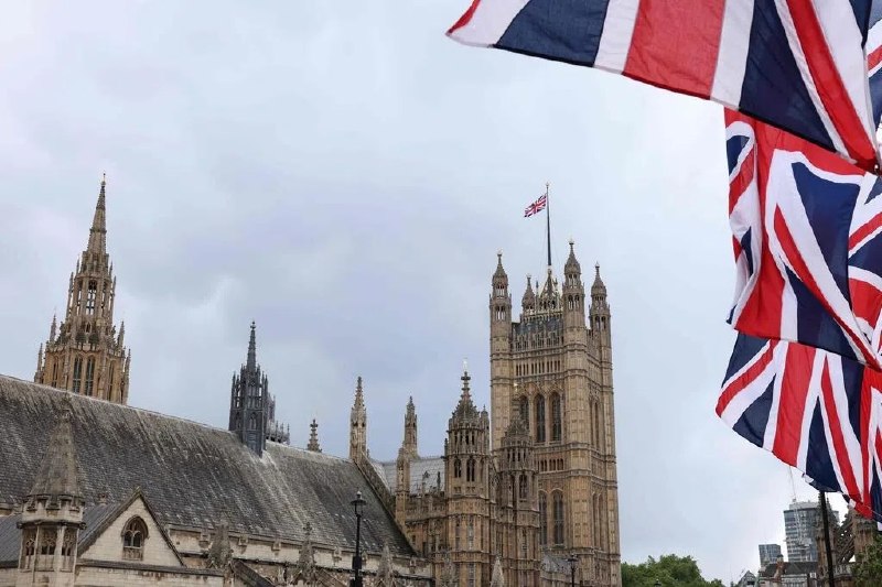 IMF警告中东冲突削弱英国经济增长前景国际货币基金组织（IMF）星期一（5月18日）发布的报告显示，中东局势正在削弱英国经济短期增长前景，预计今年英国经济增长率将降至1.0%