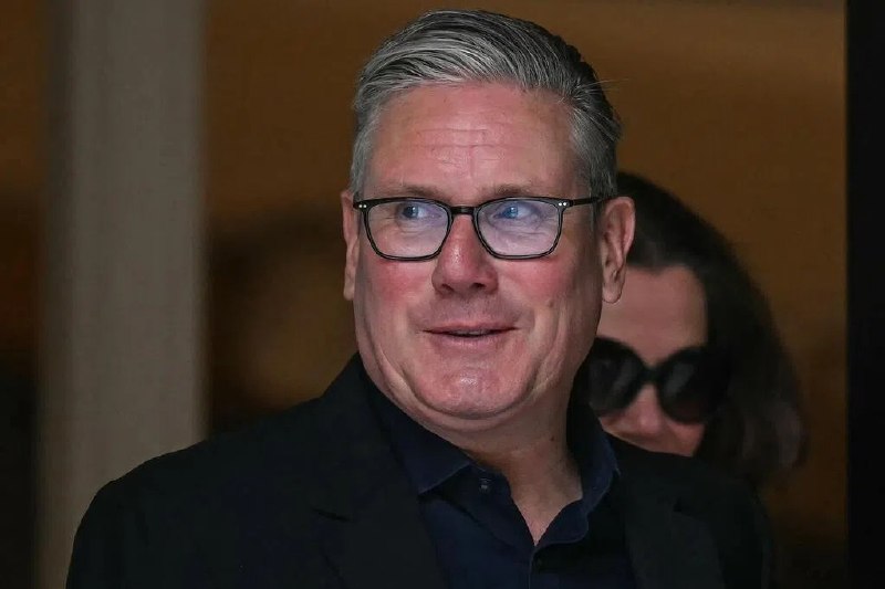 工党内部下台呼声上升 英国内长促斯塔默拟定离任时间表英国内阁出现分裂，一些部长包括内政部长马哈茂德呼吁首相斯塔默拟定辞职时间表，四名工党议员辞去部长级助理职务，加入了要求更换工党领导层的行列