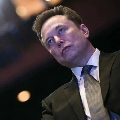 马斯克放豪言：四年后SpaceX或实现近1万亿美元营收via 界面新闻