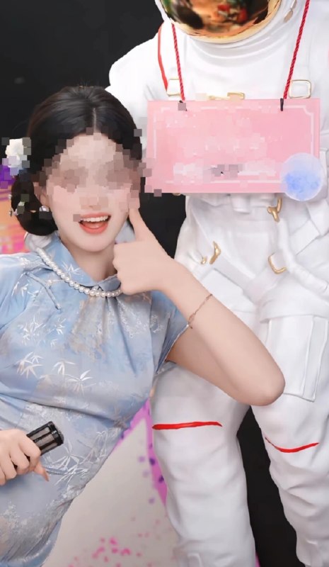 挪用父亲公司1700万女孩发声：一次打赏10万不眨眼 现实中买包舍不得郑州19岁女孩小梦挪用父亲公司1700万元巨资打赏网络主播一事引发全网关注