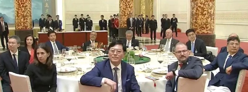 多位中国企业家出席特朗普欢迎晚宴（附名单）凤凰网科技 出品  5月14日晚，据央视新闻，美国总统特朗普的欢迎晚宴上，有诸多中国企业家亮相