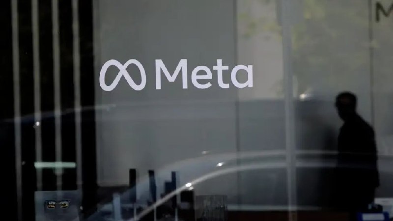 员工反对见效 Meta收缩“追踪鼠标训练AI”计划据路透社报道，Meta在周二的一份内部备忘录中表示，将缩减其收集员工鼠标移动、键盘敲击操作及其他行为数据用于AI训练的计划