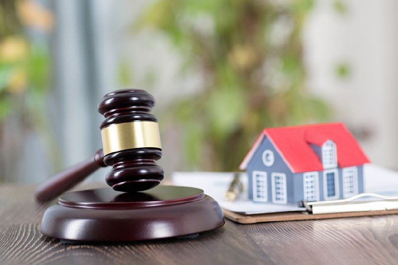 26岁女子继承遗产起风波 亡母与舅舅登记结婚谜题待解河南鲁山县一名公职人员被指与已经去世的姐姐登记结婚，引出遗产继承风波