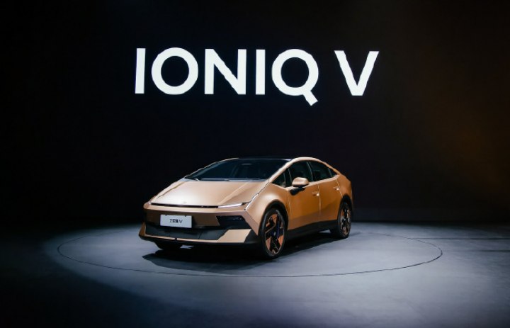 现代汽车：绝不会退出中国 还会继续重仓2026 北京车展期间，北京现代副总经理周斌在专访中表示，现代汽车绝不会退出中国市场，并将持续重仓投入，推进智电化与本土化转型