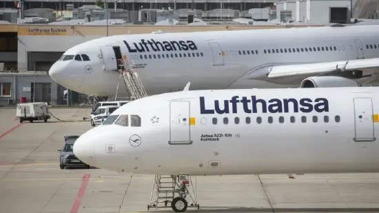 德国汉莎航空将取消2万个夏季航班以节省燃油德国汉莎航空公司周二表示，为了节省航空燃油，将从其欧洲夏季航班计划中取消 2 万个不经济的短途航班