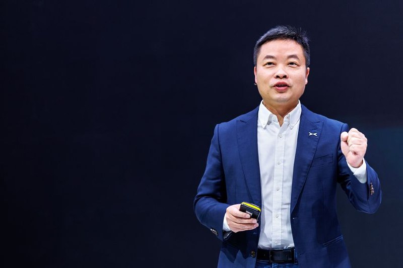 人大代表何小鹏：建议自动驾驶政策从L2跨越至L4何小鹏建议，自动驾驶政策可以“聚焦两端、简化中间”，为技术创新和商业探索释放更大空间人大代表何小鹏