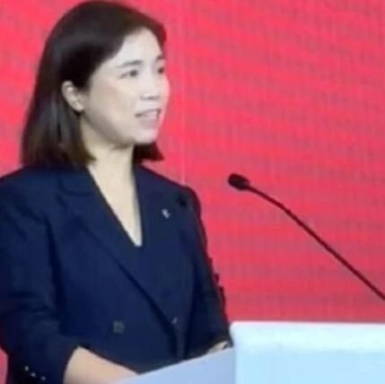 49岁“企二代”李寒穷将接班执掌雅戈尔via 界面新闻