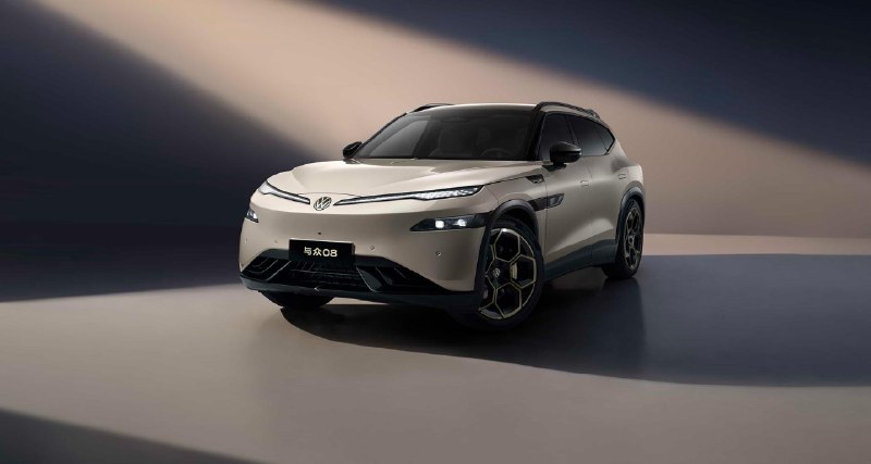 金标大众全新旗舰SUV与众08上市：德系底盘+小鹏智能近日，大众汽车（安徽）金标大众首款全尺寸纯电SUV与众08在深圳正式上市