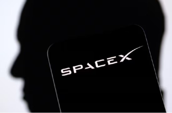 马斯克称太空数据中心所需大部分技术已经具备SpaceX首席执行官埃隆·马斯克周一表示，建造太空人工智能数据中心并非一项艰巨的工程挑战