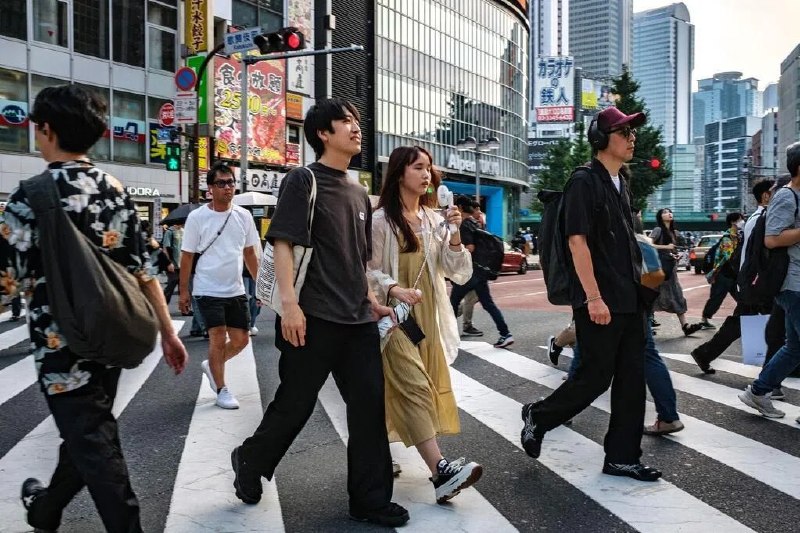日元疲软使出国留学日本人大减 赴日留学生大增（东京讯）调查显示，赴日留学生人数创历史新高，但赴海外院校就读的日本学生人数却比几年前的峰值下降了约20%