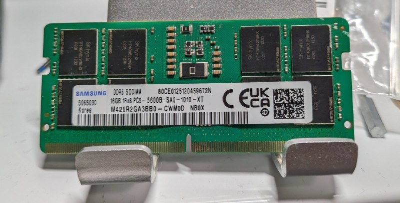 假DDR5内存泛滥PC市场：塑料冒充DRAM 硬件造假新套路随着内存价格持续攀升，PC市场正面临一个新的危机：假冒DDR5内存模块开始在多个零售渠道(包括线上电商和线下实体店)大量流通