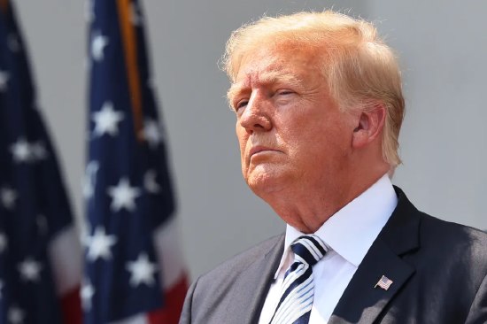 特朗普称美国将在两三周内结束对伊战争 仍有可能与德黑兰达成协议特朗普表示，他预计美国将在两到三周内结束对伊朗的战争，暗示美方已基本实现军事目标，并将把霍尔木兹海峡问题留给其他国家解决