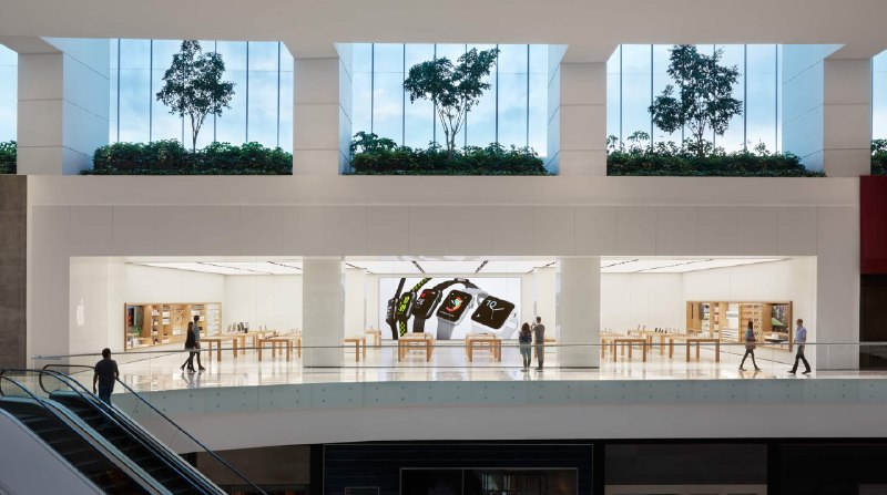 Mexico is Seemingly Getting a Third Apple StoreApple plans to open a store at the Mítikah shopping mall in the south of Mexico City, according to a since-deleted page on real estate company Allux's website.Apple Vía Santa Fe in Mexico CityThe page listed Apple as a future tenant in the mall, which is set to expand into an adjacent area previously occupied by the older Centro Coyoacán shopping mall. It is unclear when Apple's store would open, and the plans could change.It is unclear why the page was deleted, but Apple has a culture of secrecy.Apple has two other stores in Mexico City — one is inside the Vía Santa Fe shopping mall, and the other is at the Antara open-air shopping center.Apple Vía Santa Fe opened in 2016, and Apple Antara followed in 2019.(Thanks, José!)Tags: Apple Store, MexicoThis article, "Mexico is Seemingly Getting a Third Apple Store" first appeared on MacRumors.comDiscuss this article in our forumsvia MacRumors: Mac News and Rumors - All Stories (author: Joe Rossignol)