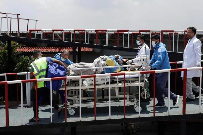 尼泊尔登山向导在珠峰失踪断粮七天后获救一名尼泊尔登山向导在世界最高峰珠穆朗玛峰山坡上，在没有食物和瓶装氧气的情况下生存了大约一周后获救，这在如此恶劣的条件下实属罕见