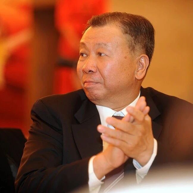 76岁掌舵人施文博因健康休假， “心相印”母公司紧急公告via 界面新闻