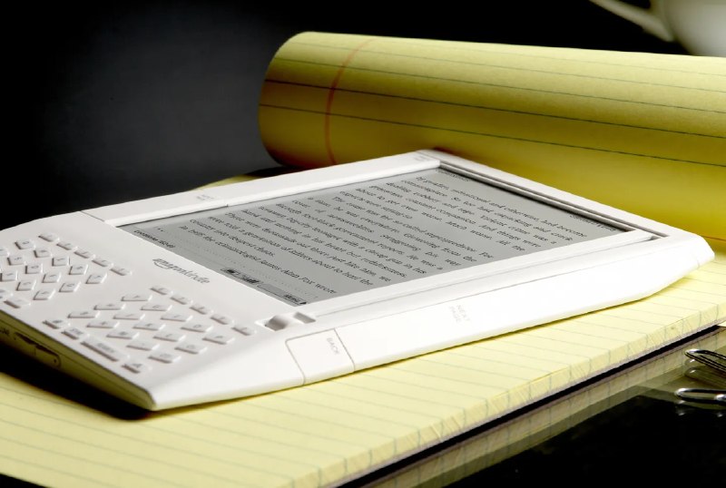 亚马逊将停止为老款 Kindle 和 Kindle Fire 提供商店服务亚马逊宣布，自 2026 年 5 月 20 日起，2012 年及之前发布的 Kindle 电子书阅读器和 Kindle Fire 平板设备将无法再通过 Kindle 商店购买、借阅或下载新的内容