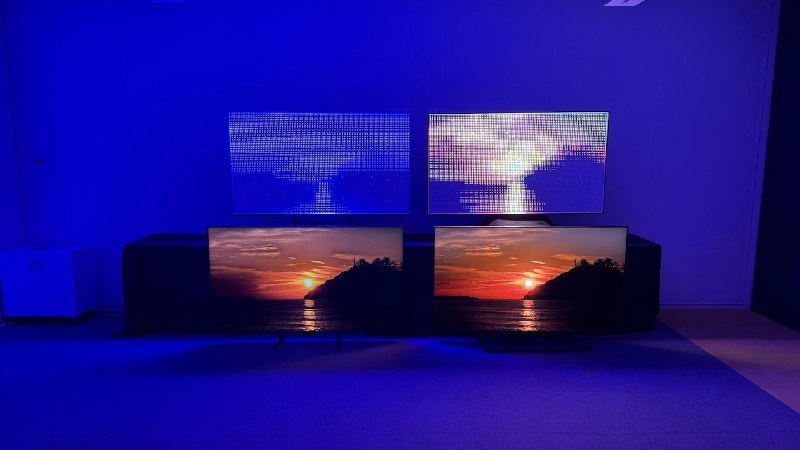 索尼展示True RGB电视 使用独立控制的红、绿、蓝真三色背光索尼甄选了一些媒体代表，为他们闭门演示即将推出的新款RGB背光电视