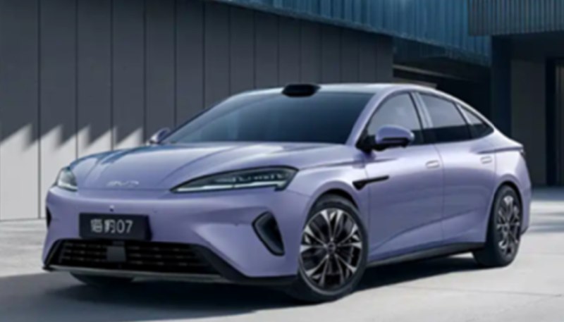 美国财政部长称中国电车就是烧煤的车 对气候变化持消极怀疑态度近日，美国财政部长贝森特在华盛顿举行的国际金融协会上公然抛出荒谬言论，声称中国的电动汽车其实就是燃煤驱动的汽车