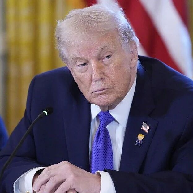 特朗普自行宣称对伊朗战事取得“快速、决定性、压倒性胜利”via 界面新闻