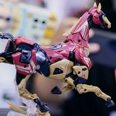 52TOYS猛兽匣十年：中国机甲靠什么站上世界牌桌via 创业最前线