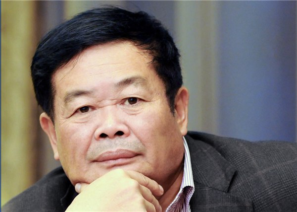 曹德旺现身福耀股东会：美加税随便 不赚钱不卖 大不了关美国厂4月21日，福耀玻璃召开了2025年年度股东会