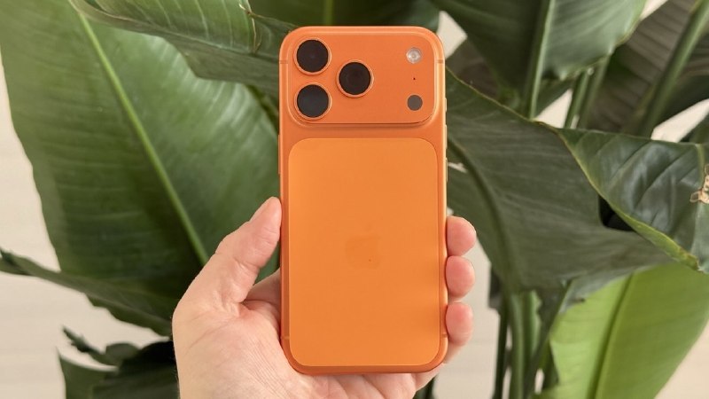传苹果未彻底解决机身掉色问题 iPhone 18 Pro或重演“变色”风波据业内爆料人士最新透露，苹果即将在今年秋季发布的 iPhone 18 Pro，可能会在机身配色上重蹈 iPhone 17 Pro 的覆辙，这引发了潜在购机用户的担忧