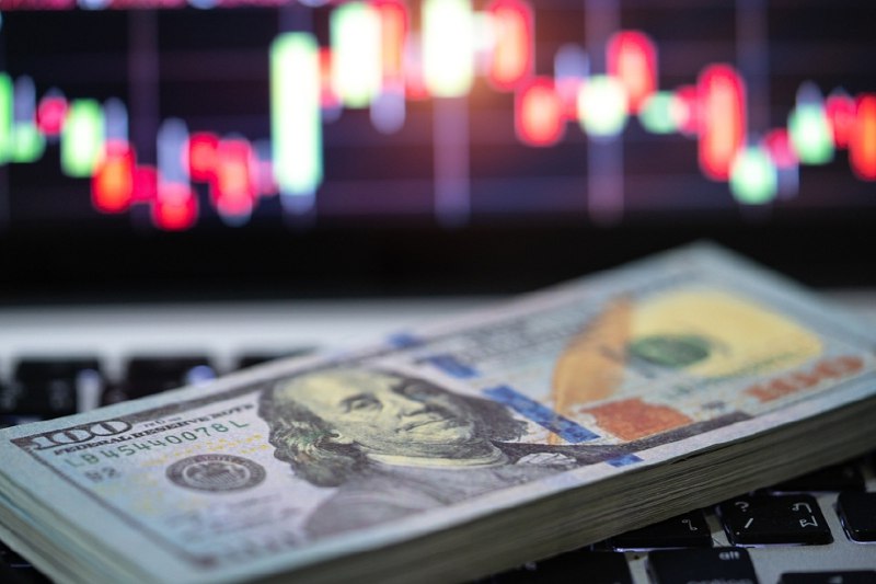 【市场动态】美国货币市场基金资产升至纪录新高8.27万亿美元 投资者涌向现金根据Crane Data LLC最新数据，截至3月3日当周，约490亿美元流入货币市场基金根据Crane Data LLC最新数据，截至3月3日当周，约490亿美元流入货币市场基金