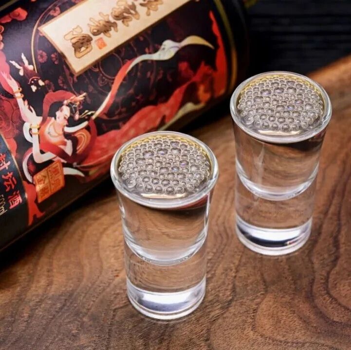 获非遗金奖！酒圈疯传的“黑金封坛酒”真身曝光via 凤凰网财经