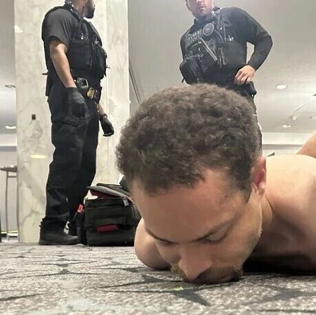 白宫记协晚宴枪击嫌疑人不认罪via 界面新闻