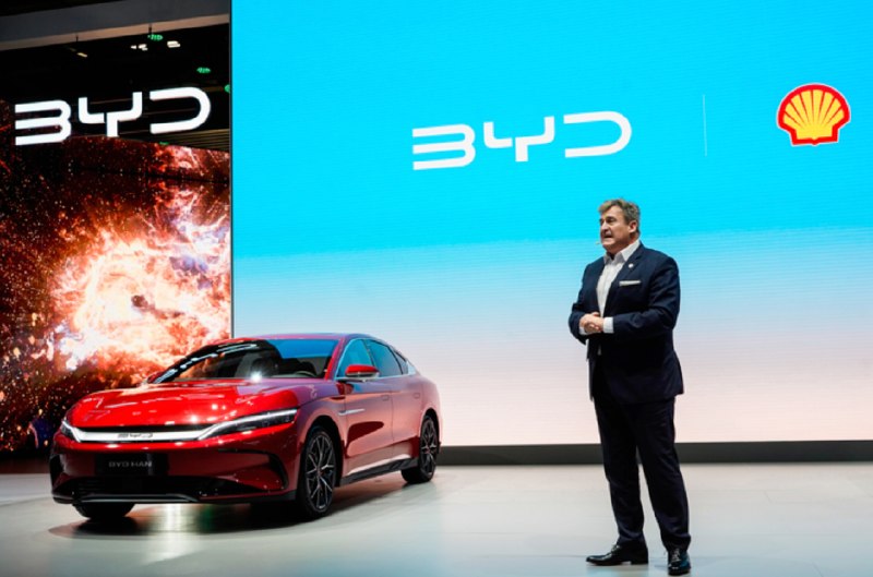 比亚迪拟加入欧洲汽车制造商协会 欲成为首个中国成员据彭博社报道，比亚迪正在就加入一家欧洲汽车游说组织进行洽谈，此举将使比亚迪在面临电动汽车进口关税的欧洲地区拥有发声渠道