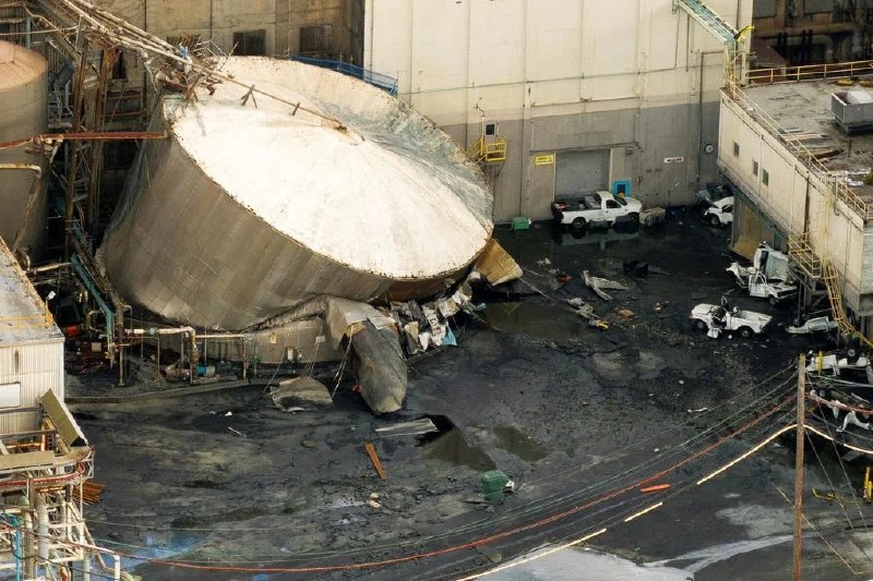 美国纸厂化学品泄漏 死者增至11人美国西北部华盛顿州一家纸厂本周早些时候发生化学品泄漏事故，死亡人数已增至11人