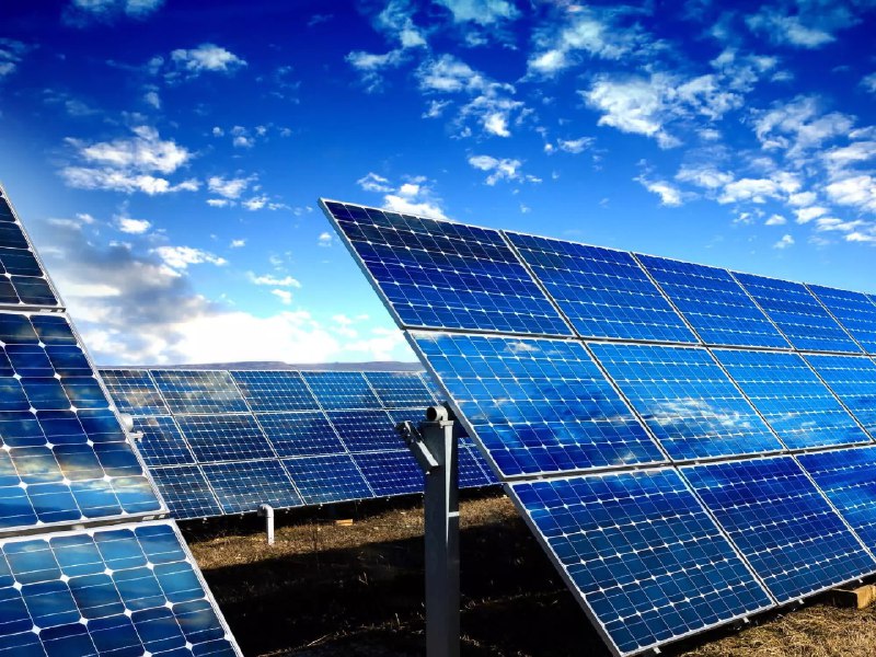 美国2026年首次单月太阳能发电量超过燃煤根据全球能源智库Ember的最新分析，美国在2026年5月首次出现单月太阳能发电量超过燃煤发电的情况，标志着美国电力结构发生历史性转折